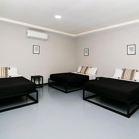 מלון מונטריי Adhoc Plaza מראה חיצוני תמונה